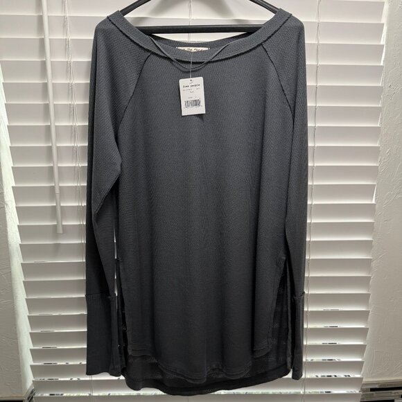 NWT Free People Women's casual blue long sleeve top with scoop hem; Size L - Picture 1 of 5